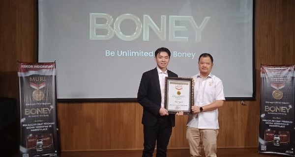 Sukses Menjual 500 Ribu Suplemen, Boney Masuk Rekor MURI - JPNN.com