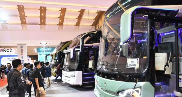 Jokowi Pamer Capaian Pembangunan Infrastruktur, Pengusaha Otobus Merespons Begini - JPNN.com