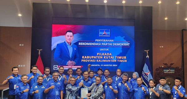 AHY Serahkan SK kepada Jagoan Demokrat di Kutim & Bontang, Irwan: Mari Berjuang - JPNN.com