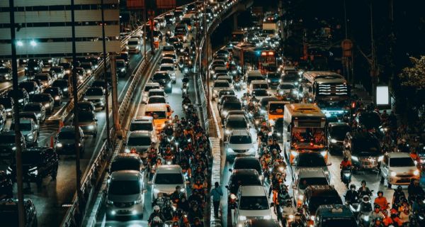 Motor Listrik Masih Kurang Populer Dibanding Mobil Listrik, Kenapa? - JPNN.com