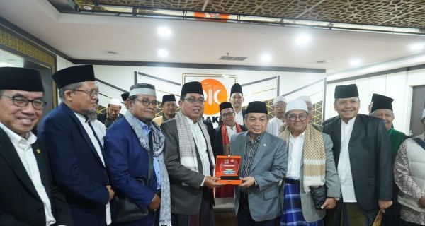 Terima Aspirasi Ulama Banten, Fraksi PKS DPR RI Dukung Penutupan Pabrik Miras - JPNN.com