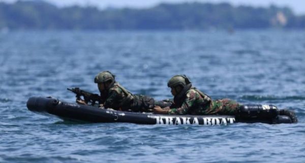 Memperkuat Kemampuan Tempur, Kopaska Latihan Peperangan Laut Khusus - JPNN.com