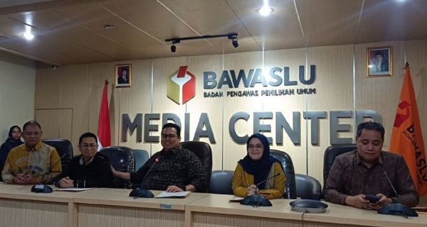 Simak, Hasil Penelusuran Bawaslu Presiden Berkampanye di Pilkada Jateng - JPNN.com