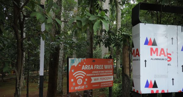 Pemkot Tangsel Pasang 1.078 Wifi Gratis di Ruang Publik - JPNN.com