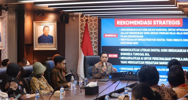 Ibas Ingatkan Kelebihan & Risiko Teknologi AI bagi Pendidikan - JPNN.com