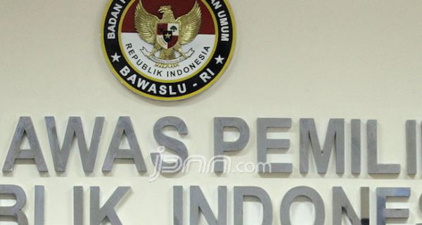 Putusan Bawaslu: KPU Langgar Aturan Terkait Lembaga Survei Penyedia Quick Count - JPNN.com