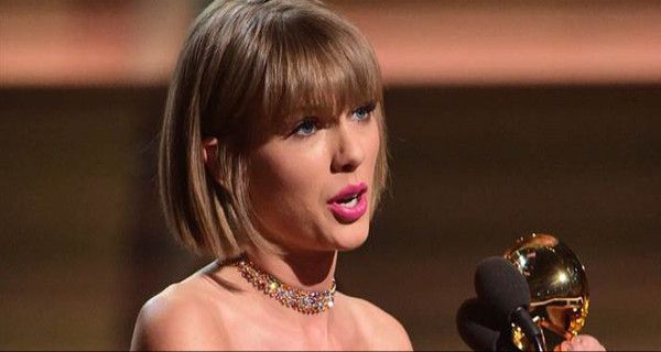 Taylor Swift dan Masa Lalu Penuh Ular - JPNN.com