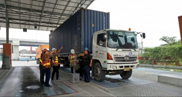 Kemenhub Pantau Berat Peti Kemas di Pelabuhan Tj Priok, Hasilnya? - JPNN.com