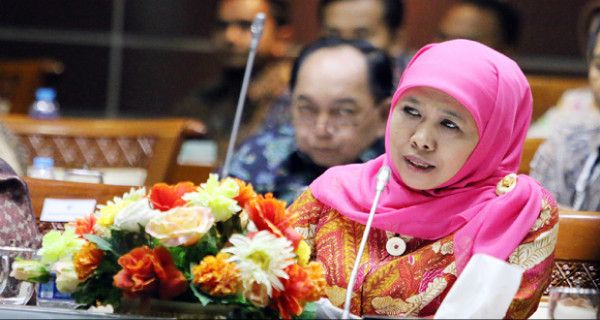 Ditanya soal Tiara Debora, Khofifah Cerita tentang Sopirnya - JPNN.com