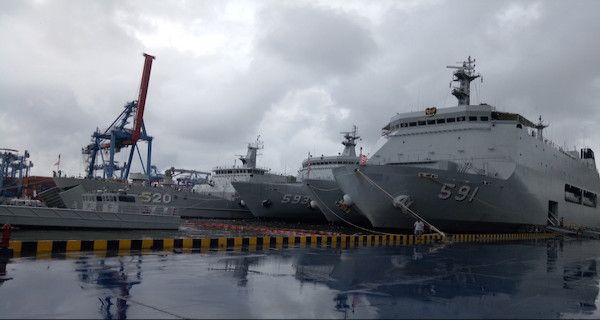 3 KRI Kolinlamil Terlibat Peringatan HUT TNI - JPNN.com