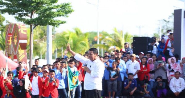 Mentan Amran Gelorakan Semangat Pemuda di Anjungan Losari - JPNN.com