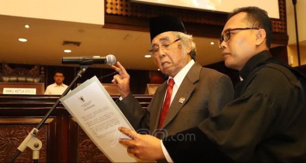 Tekad dan Ikhtiar Pak Sabam agar Kinerja DPD Makin Kuat - JPNN.com