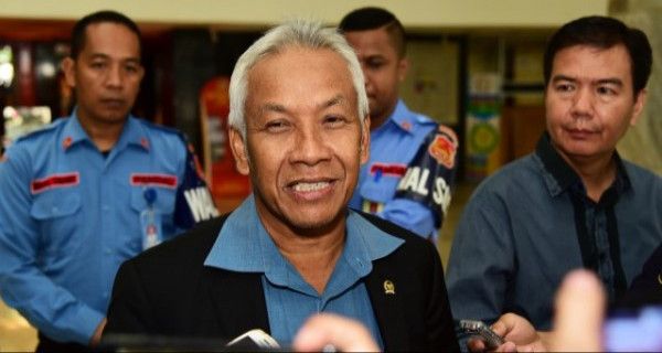 Agus Hermanto Kritisi Pencabutan Subsidi Listrik di Anambas - JPNN.com