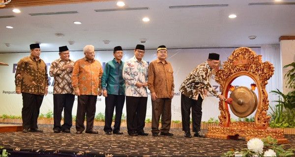 BAZNAS Minta OJK Awasi Pengelolaan Zakat - JPNN.com