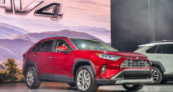 Sosok Toyota RAV4 Generasi Kelima Gagah dan Berotot - JPNN.com