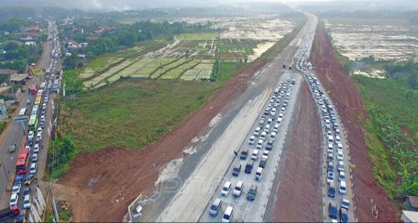 Tol Pejagan - Pemalang Padat tapi Lancar - JPNN.com