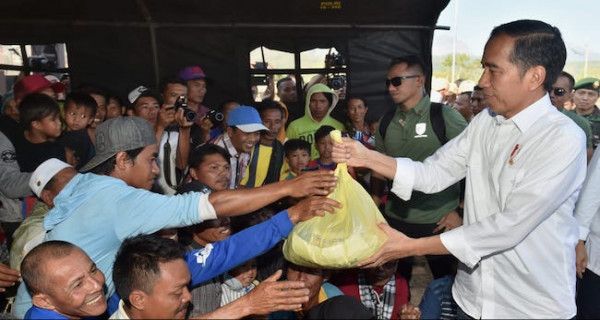 Kunjungi Lombok, Jokowi Janjikan Rp 50 Juta per Rumah Rusak - JPNN.com