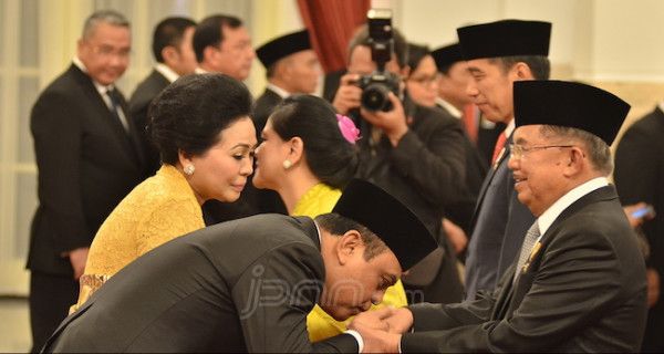 Pantaskah Syafruddin Disebut Penerus JK? - JPNN.com