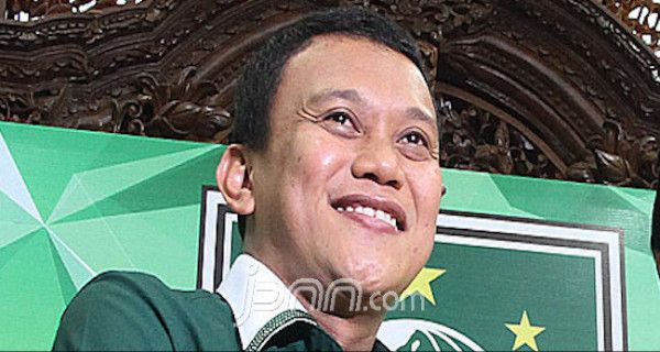 PKB: Caleg Kubu Jokowi Tak Khawatir Efek Ekor Jas - JPNN.com