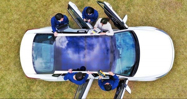 Ide Kreatif Sunroof Mobil dengan Panel Surya - JPNN.com