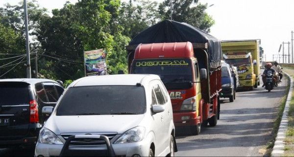 Jalur Surabaya - Solo Dipadati Pemudik - JPNN.com