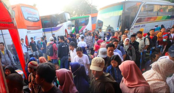 Baru 16 Persen Pemudik yang Balik Lewat Terminal Bekasi - JPNN.com