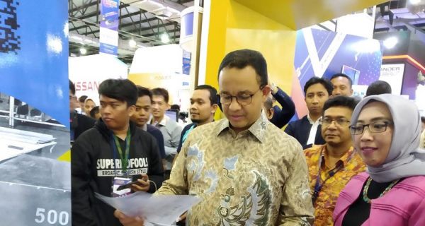 Gubernur DKI Anies Baswedan Pengin Harga Mobil Listrik Lebih Murah - JPNN.com