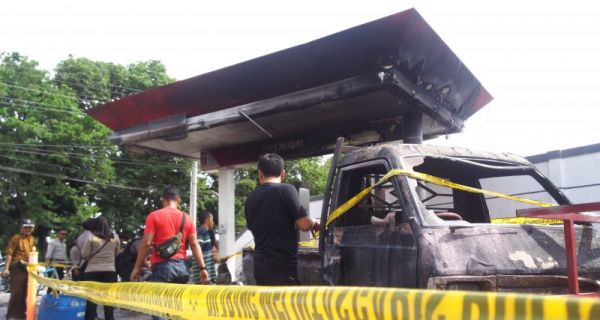 SPBU Terbakar, Karyawan dan Warga Panik - JPNN.com