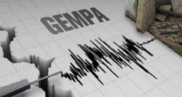 Di Negera Lain, Setelah Cacing Tanah Muncul Massal terjadi Gempa - JPNN.com