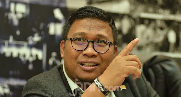 PAN Merapat, Amendemen UUD untuk Perpanjang Jabatan Presiden Sulit Dibendung - JPNN.com