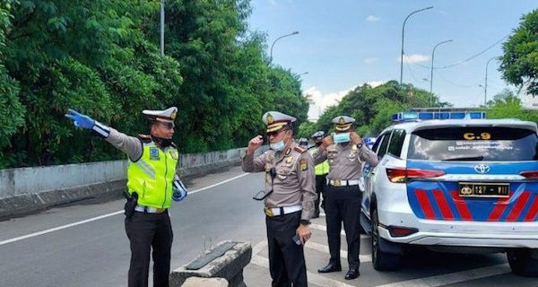 Mengaku Bertugas di Mabes Polri, Alexway Malah Mau Kabur saat Dibawa ke Polda Metro Jaya - JPNN.com