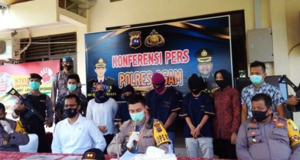 Polisi Bongkar Prostitusi Terselubung di Agam, Ternyata Begini Cara Pesan Ceweknya - JPNN.com