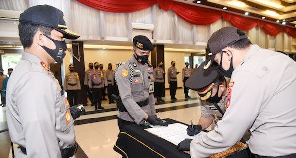 Kapolda Kalsel Minta Anggota Tetap Fokus Menangani Karhutla di Tengah Pandemi - JPNN.com