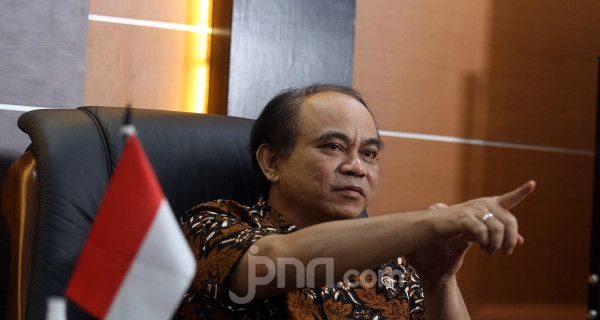 Ketum ProJo Enggan Berkomentar Soal Restu Jokowi Buat Kaesang Maju Pilgub Jakarta - JPNN.com