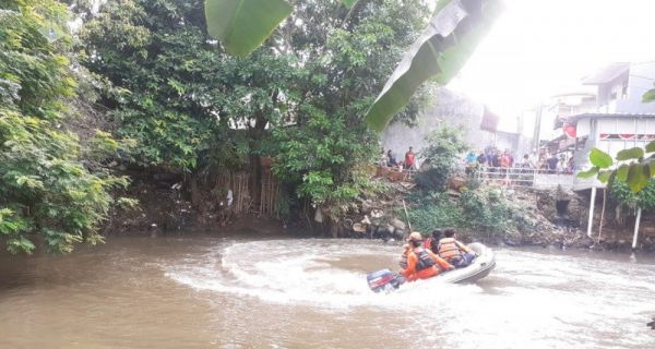 Hendak Berbelanja ke Warung, Daffa Wahit Tercebur di Kali Pesanggrahan - JPNN.com