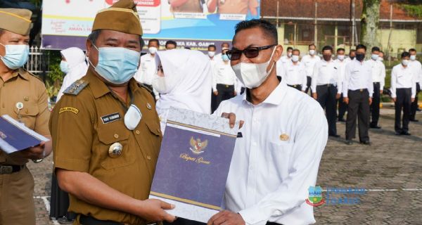 1.226 PPPK Garut Akhirnya Terima Gaji Perdana, Lengkap Tunjangan, Dikontrak Panjang - JPNN.com