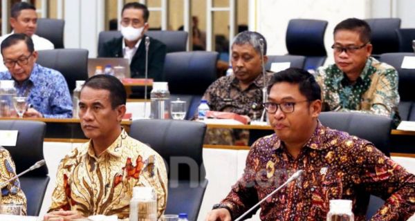 Wamentan Sudaryono: Penyaluran Pupuk Langsung kepada Petani adalah Komitmen Presiden Prabowo - JPNN.com