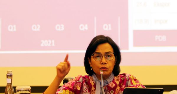 Penempatan Sri Mulyani Dinilai Ada Kaitannya dengan Bunga Utang yang Makin Bengkak - JPNN.com