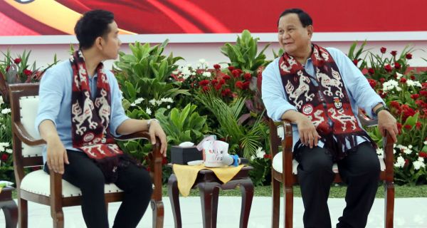 KPU Didesak Diskualifikasi Prabowo-Gibran Jadi Kontestan Pilpres 2024 - JPNN.com