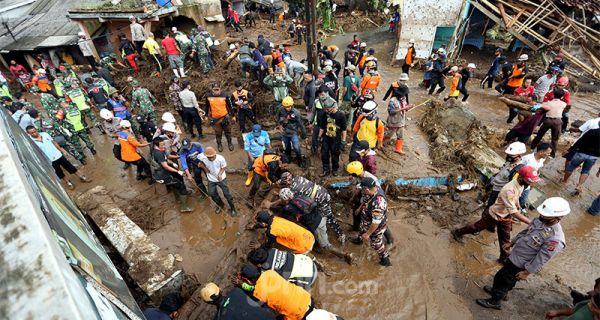 Upaya Pemprov Jabar Menanggulangi Banjir  - JPNN.com