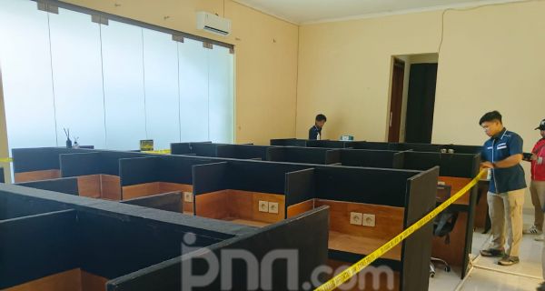 Pimpin Langsung Pasukan, Kombes Budi Sartono Gerebek Markas Judol di Bandung - JPNN.com Jabar