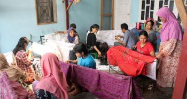 Tujuh Etnis Batak Tertuang dalam Batik - JPNN.com