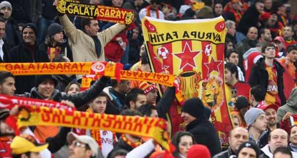 Fans Galatasaray Hendak Keduk Stadion Schalke - JPNN.com