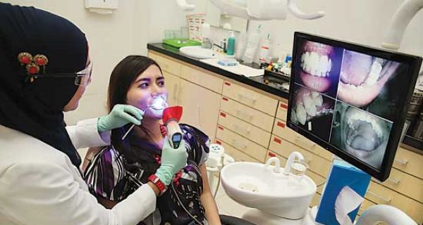 Ladies, Ini Metode Memutihkan Gigi yang Prosesnya Hanya 30 Menit - JPNN.com