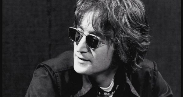 Baru Ketemu Setelah 40 Tahun, Gitar John Lennon Laku Rp 32 Miliar! - JPNN.com