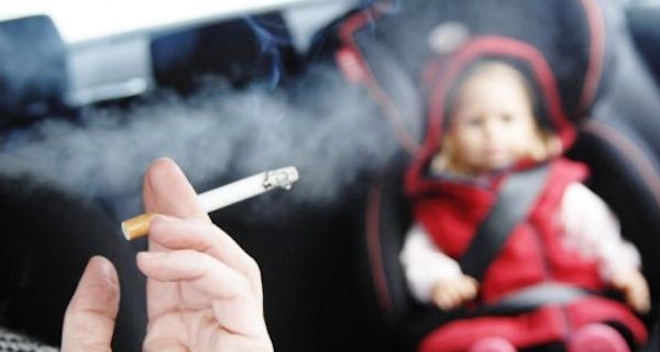 Ibu-ibu... Inilah Bahaya Paparan Rokok Terhadap Anak - JPNN.com