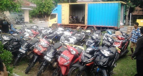 Diduga Bodong, 28 Motor Asal Jakarta Ditahan Polisi - JPNN.com