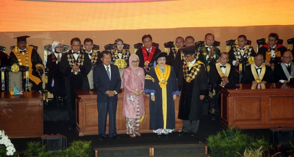 Terima Gelar DHC Unpad, Megawati Ingat Bung Karno dan Menterinya - JPNN.com