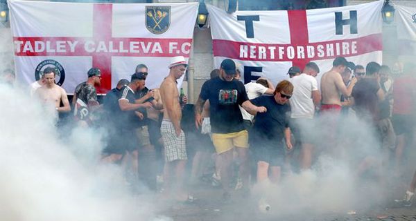 Tegang! Fans Prancis, Inggris dan Rusia Bentrok di Marseille - JPNN.com