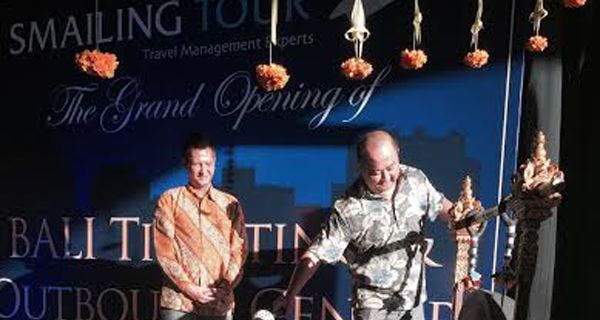Smailing Tour Resmikan Kantor di Bali - JPNN.com